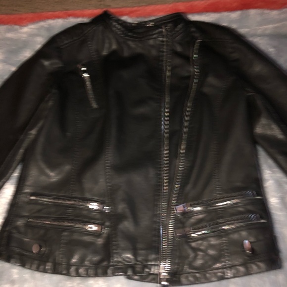 Jacket 🔥 - Picture 3 of 7